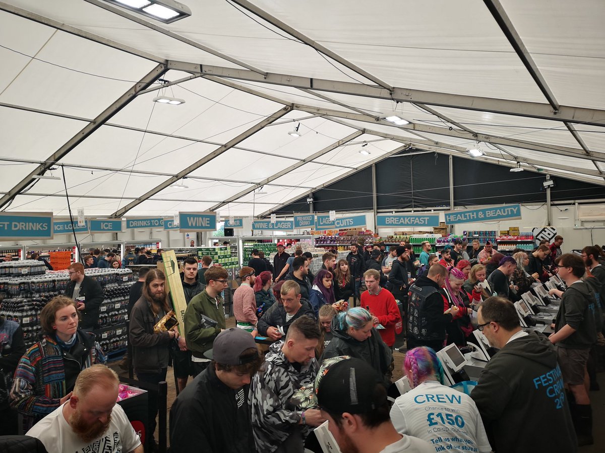 bexx561's tweet photo. Unbelievable day at Download today!!!
I don't think I've ever been this exhausted, but my god it was fun! Roll on tomorrow!
#teamdownload #coopuk #coopukcolleagues #itswhatwedo #downloadfestival https://t.co/aI3QJnYsQS