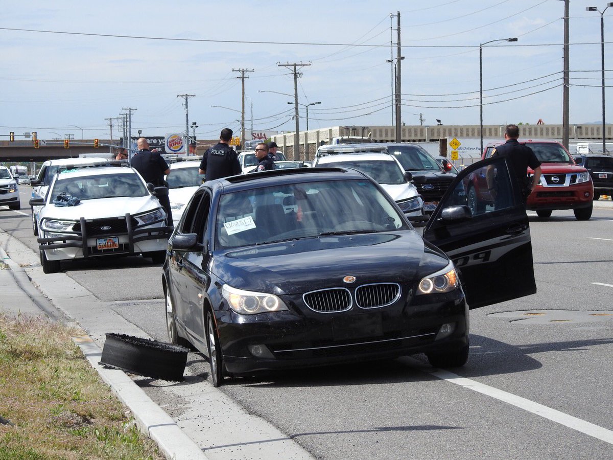 SLCScanner's tweet image. #Breaking #WVCPD Investigating a #Shooting which turned into a #VehiclePursuit.