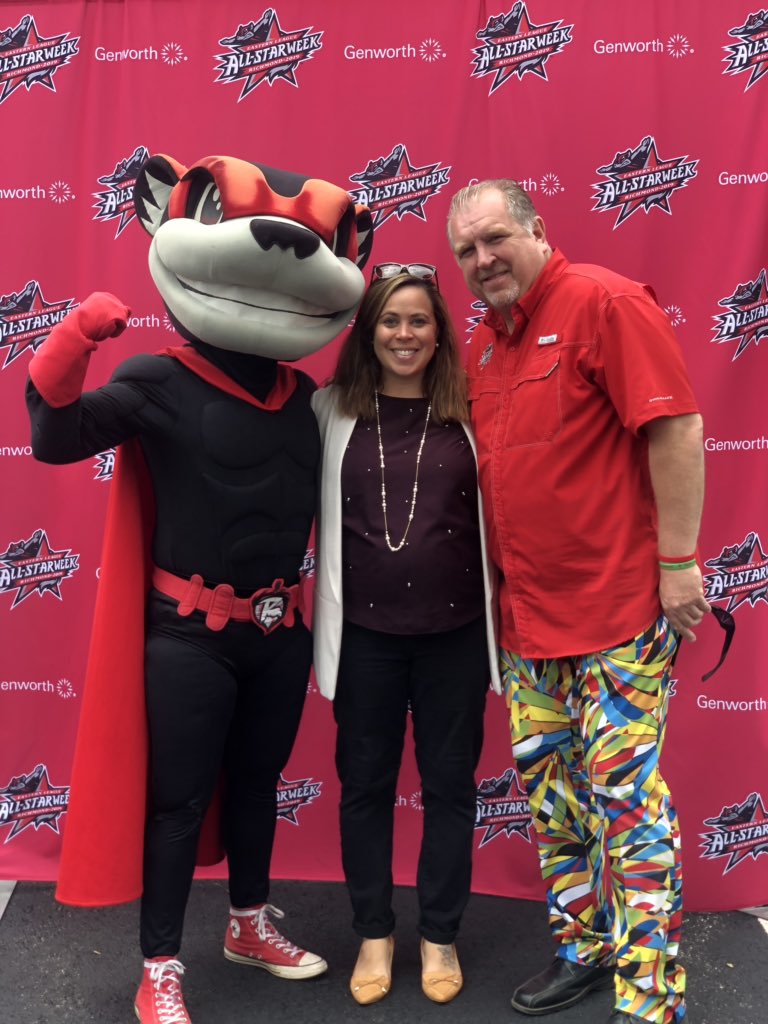artuscommdev's tweet photo. What a fun lunch hour here at @Atlantic_Union offices! We had Nutzy, @tweetparney and one of the managing members of the @GoSquirrels sharing about the #AllstarWeek events and game ⚾️ - thanks @KingOfPopsRVA for slinging pops #commdevatAUB #nutzy #allhighfives https://t.co/RCvcQEz4Ur