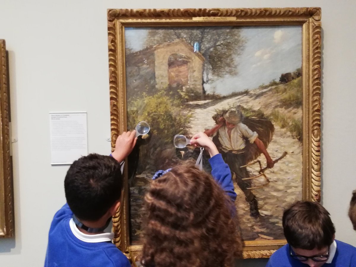 HeritageLearn's tweet photo. @ScarthoJ were doing #waysoflooking for our #FoundationsofArt sessions @HullFerens today @engagevisualart #ChildrensArtWeek https://t.co/aHZiZlq7Wg