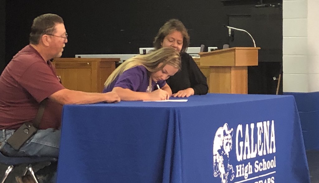 GalenaBears's tweet photo. Congratulations and Good Luck to Mikayla Cloud, who will be playing softball for the Lady Bearcats at SBU next year! @GalenaRII @GalenaSoftball https://t.co/2yW4xHzh9t
