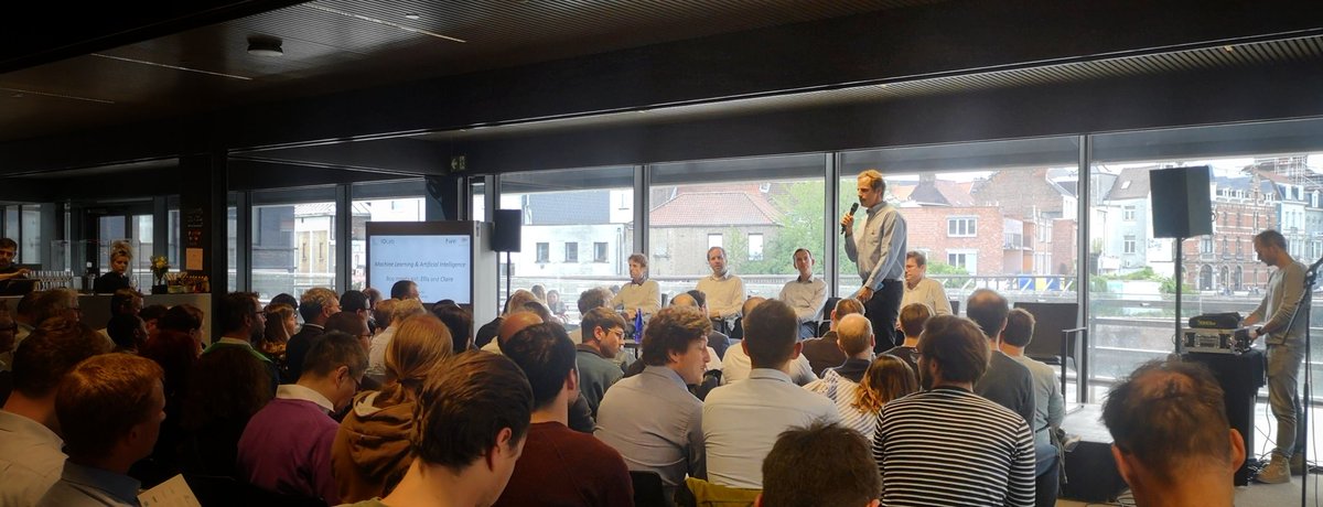 Nilroe's tweet photo. Full house at the first session of AI4Growth, bringing #AI interested players together in @Stadgent. #DeKrook https://t.co/Bgnt8n1yA4