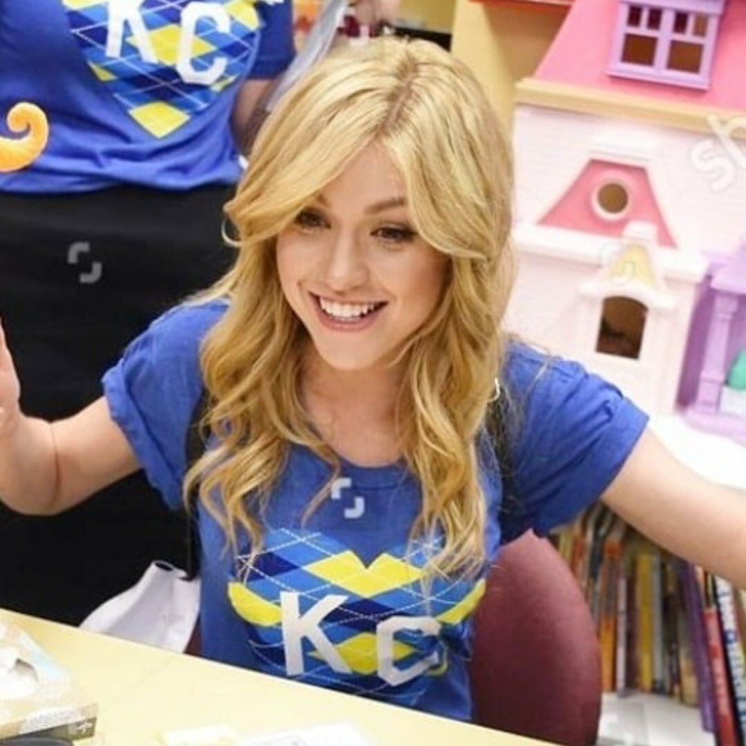 HerondalesK's tweet photo. Sometimes you just have to create your own sunshine and she is my sunshine @Kat_McNamara
I love you so much, Kat ☀️❤️
#KatherineMcNamara
#loveforkat https://t.co/dVQjh0SXSL
