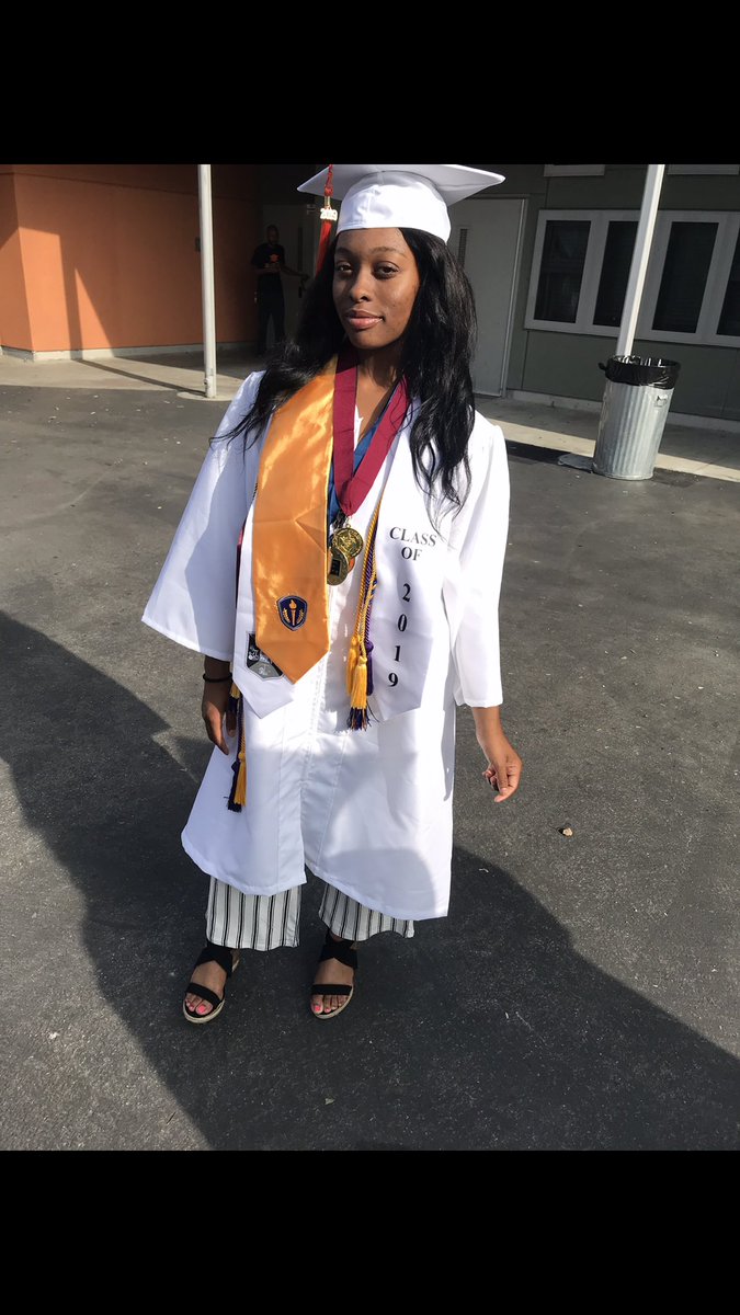 HaeleeS's tweet photo. First, after all the hard work, motivation, dedication, and resilience...
Finally, I made it.π©π½βπππ½ββοΈ
#2k19Graduate https://t.co/OGuhGaDUmo
