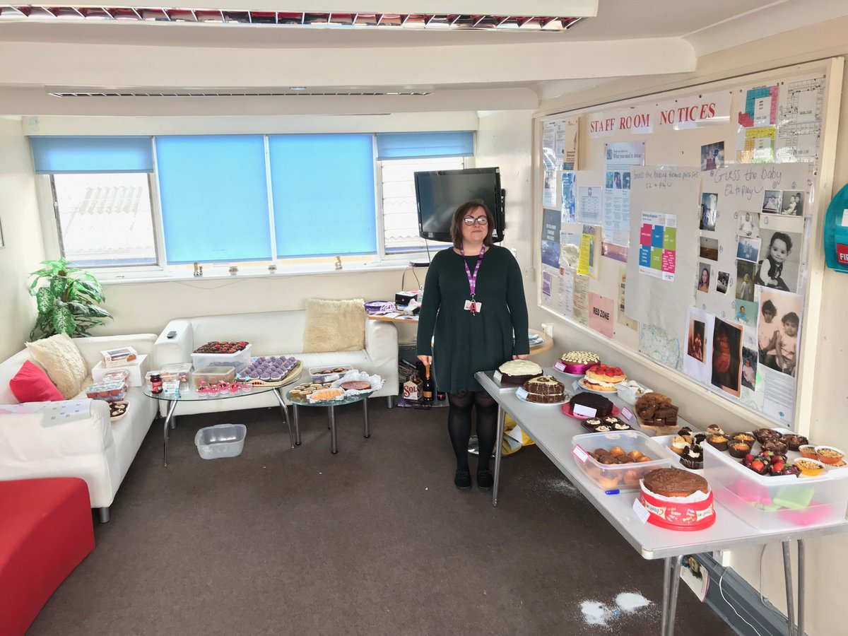 Wakefield_PS's tweet photo. Thank you Kayleigh for organising the Cupcake day at Wakefield, Dewsbury &amp; Huddersfield, supporting the Alzheimer’s charity.  The cakes were delicious! 😀😀 https://t.co/m8JM75KHPs