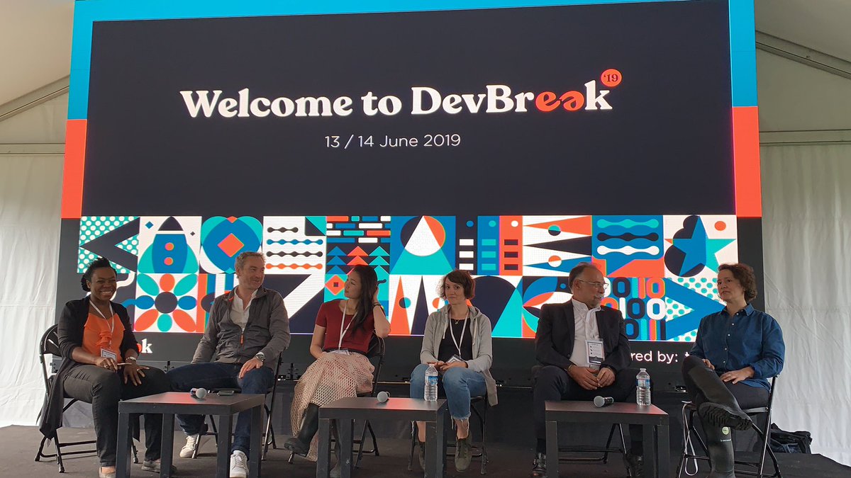 ivobe___'s tweet image. Last Panel of the day at #devbreak19 white the question: Can Tech Workers Save Themselves From A Scary Future? Can anyone i‘d ask?