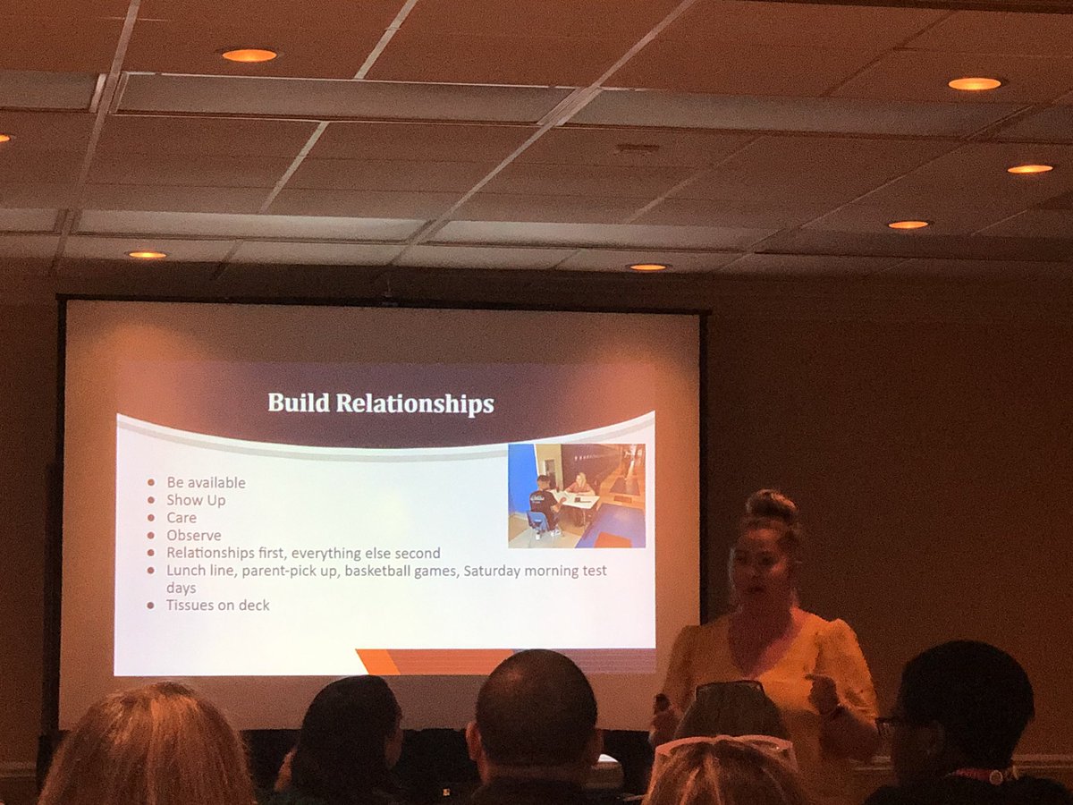 mrsjresto's tweet photo. Leading a successful school with Ashlynn Ramirez. Know your staff AND students, build relationships, communicate, get community buy-in and celebrate #Discover19 #FASAConf @pascoschools @RRMSRoyalKnight https://t.co/HWsF7ODifM
