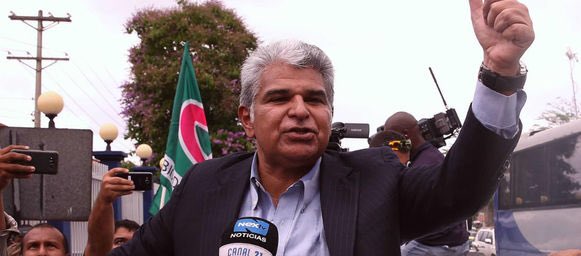 HJSANTOSRUDAS's tweet photo. Feliz cumpleaños al amigo y líder @JoseRaulMulino que sean muchos años más!... pásala súper! https://t.co/1nAhsAjhqx