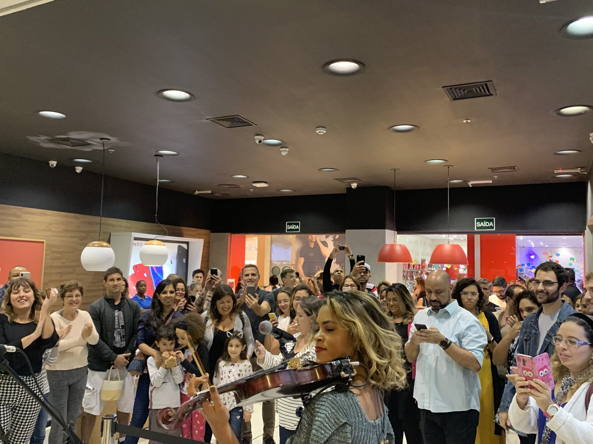 LucyAlves's tweet photo. Só relembrando aqui esse evento lindo demais da semana passada. 💞

Obrigada, @ClaroBrasil pelo convite massa de participar do projeto Claro Música.

#claromusica #tbt #LUCy #lucyalves #arretada #PBPop https://t.co/i3kOt8POfL