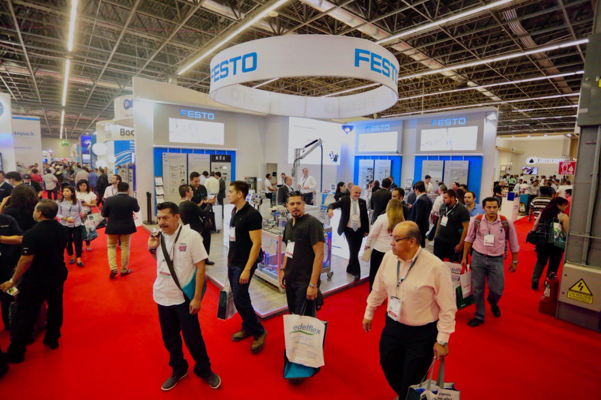 ambientplastico's tweet photo. Un éxito la #ExpoPack2019 en Guadalajara Jalisco, el crecimiento es notable en expositores y visitantes, el sector del envase y embalaje se consolida como el más importante para la industria del plástico @ExpoPack https://t.co/EvTG2GAOaH