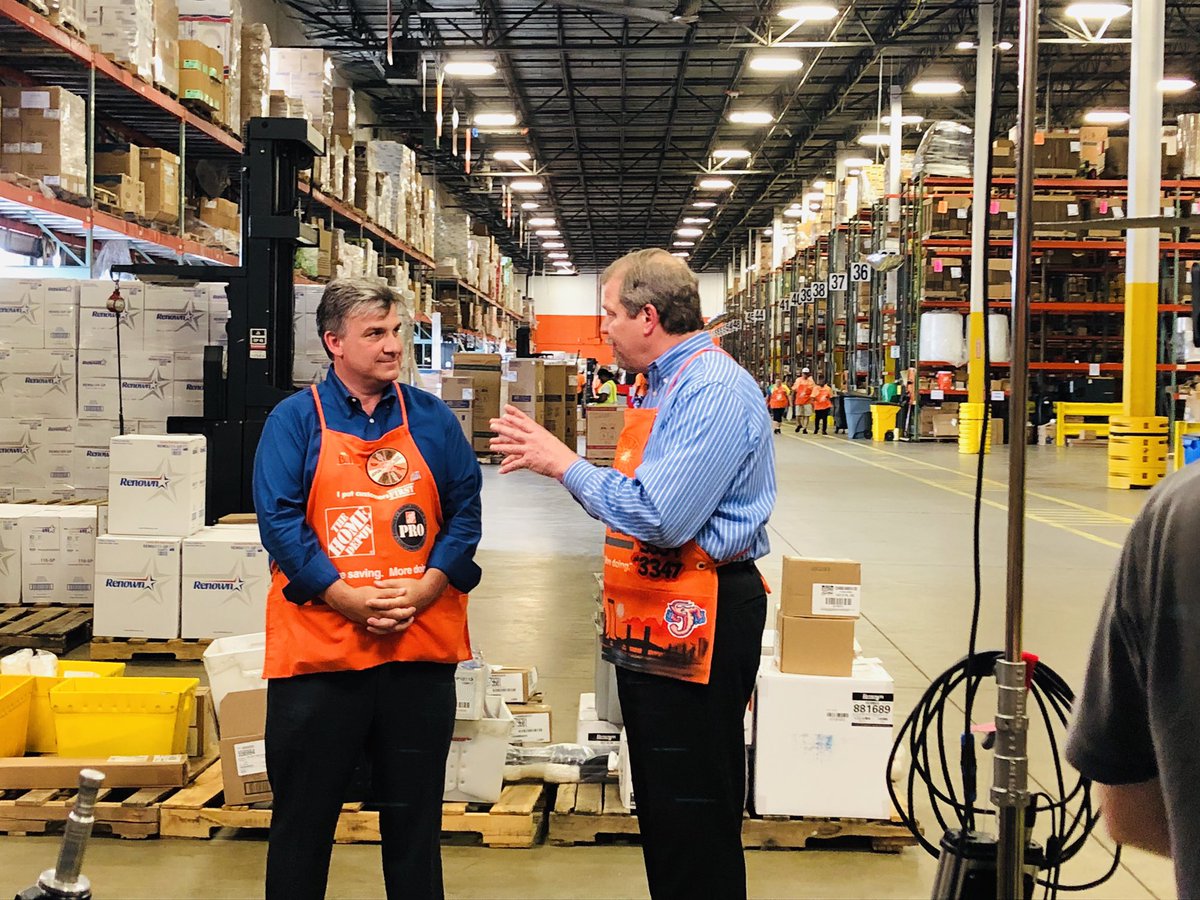 HDProGirl_CN's tweet image. We had the privilege of hosting Tim Hourigan and Bill Palmer today as they filmed “Tim Talks”. So much fun! They made it look easy! #TimTalks @troyer_paige @Mcgalec99 @dougschmidt23 @JenniferSGagne1 @KHussey619 @HDPro3227