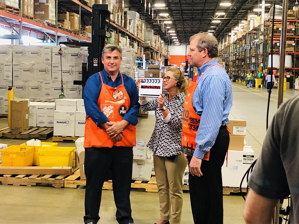 HDProGirl_CN's tweet image. We had the privilege of hosting Tim Hourigan and Bill Palmer today as they filmed “Tim Talks”. So much fun! They made it look easy! #TimTalks @troyer_paige @Mcgalec99 @dougschmidt23 @JenniferSGagne1 @KHussey619 @HDPro3227