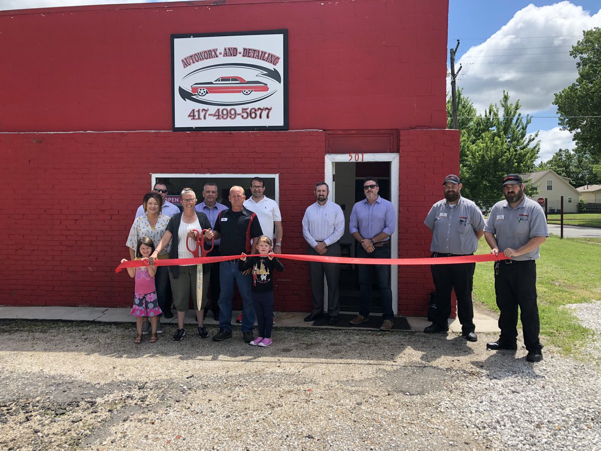 WC_CofC's tweet photo. Congratulations on the opening of Auto Worx &amp; Detailing! Their grand opening will be this Saturday, June 15th from 11 am - 3 pm and they will have hot dogs, chips and drinks and giveaways!! 501 N Main, Webb City. They also offer military discounts https://t.co/jdUsjKxlyE