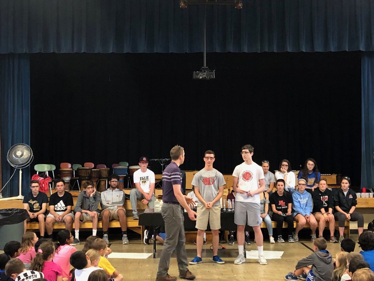GreggGilligan's tweet photo. Tremendous excitement today at Franklin School for the chemistry experiments by Mr Swanson &amp; his students from NAHS #STEM #ScienceAlive #rolemodels https://t.co/cyuJWyXdMc