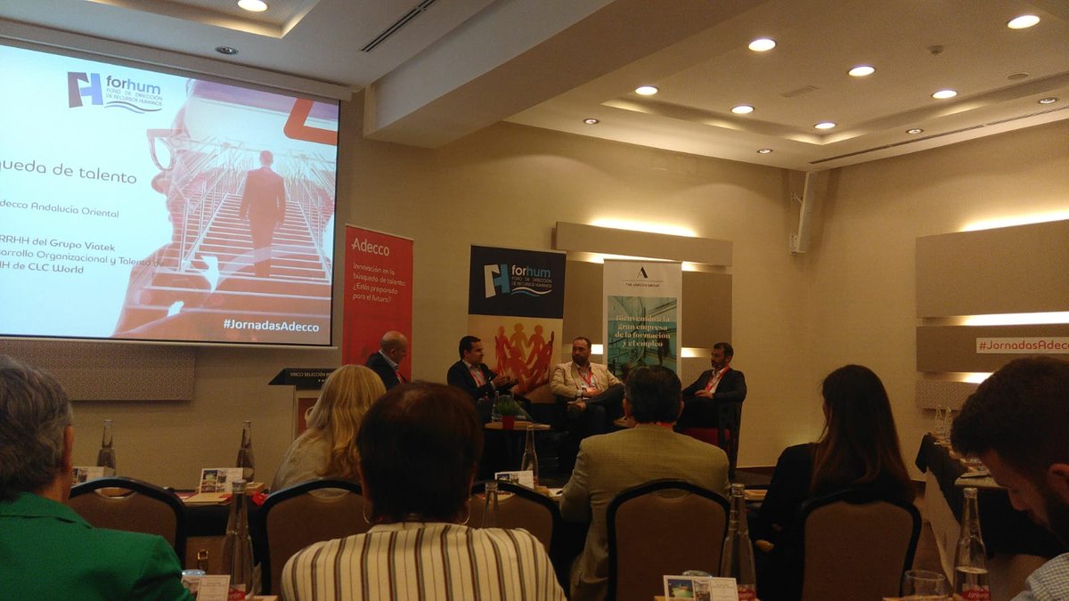 Mesa redonda sobre talento.
 Interesantes enfoques!! <a href="/ForHumRRHH/">ForHum RRHH</a> y @addecco con <a href="/fcojmelgar/">Paco Melgar</a> Viatek <a href="/jmiguelmarcos/">Juan Miguel Marcos (Curro)</a> CLC World y Antonio Martínez