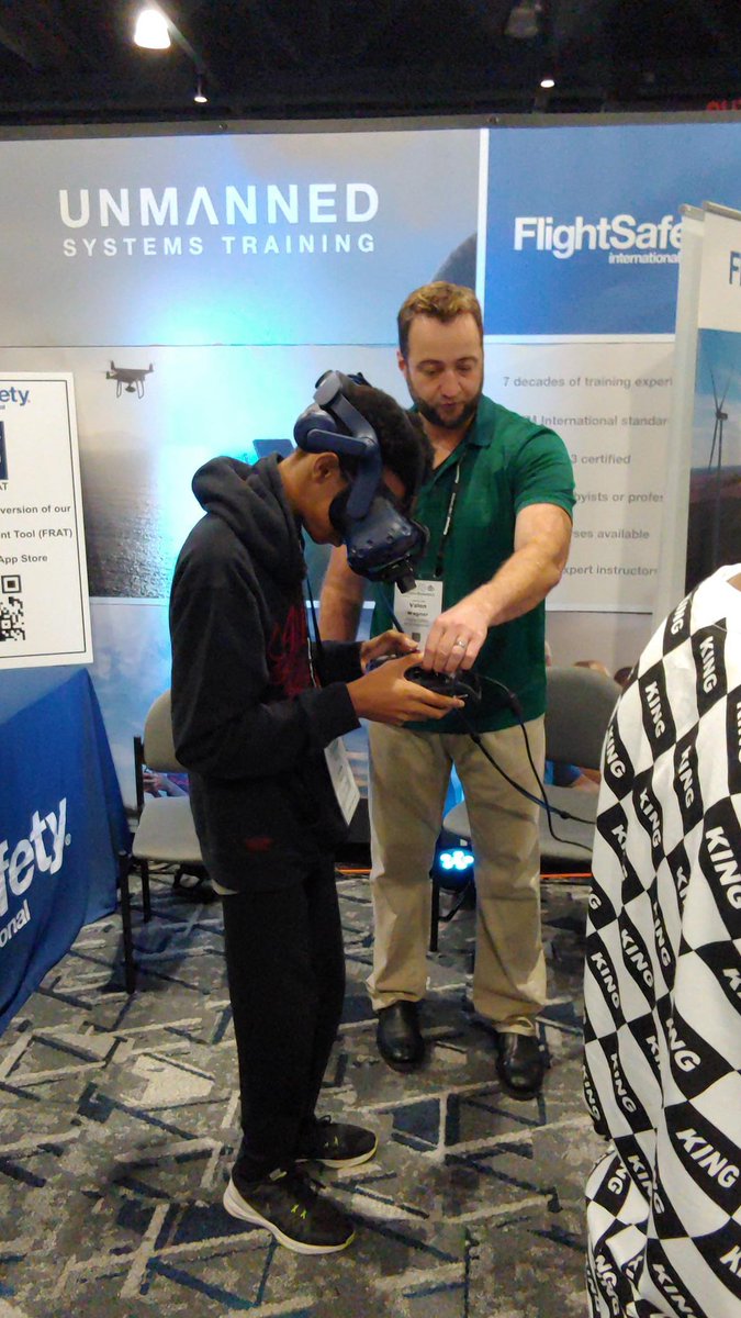 HollandHISD's tweet photo. Our incoming sixth grade students having a blast at the Energy Drone &amp;
&amp; Robotics Summit! #PawsUp https://t.co/yAnZm4jqQa