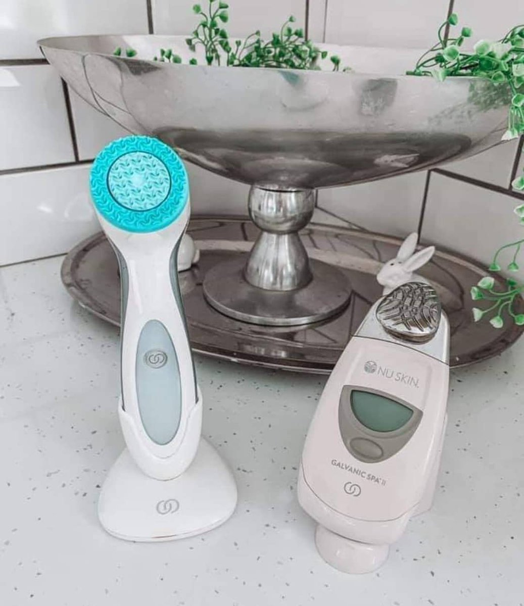 beautybytazzlee's tweet image. #lumispapromo #lumispapink #lumispablack #nuskinambassador #nuskinpromo #rollonnuskin #beauty #epochnuskin #facialtreatment #clearskin #lumispaageloc #nuskinfemininewash #lumispa #openorderlumispa #preorderlumispa #smilepop #beautifulskinstartshere #agelocgalvanicspa