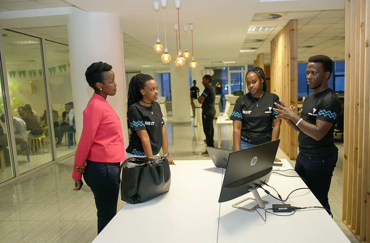 AlainKamanda_'s tweet photo. We were blessed with the presence of our dear @MusoniPaula and @SorayaMHlive in the @DMMHeHe Fellowship #HOL5 graduation that was taking place for the past 6 months. It was a great experience and we are ready to #InventTheFuture
#DigitalTradeFair #digitaleconomy #Rwanda #RwOT https://t.co/ASCnXQvjcE