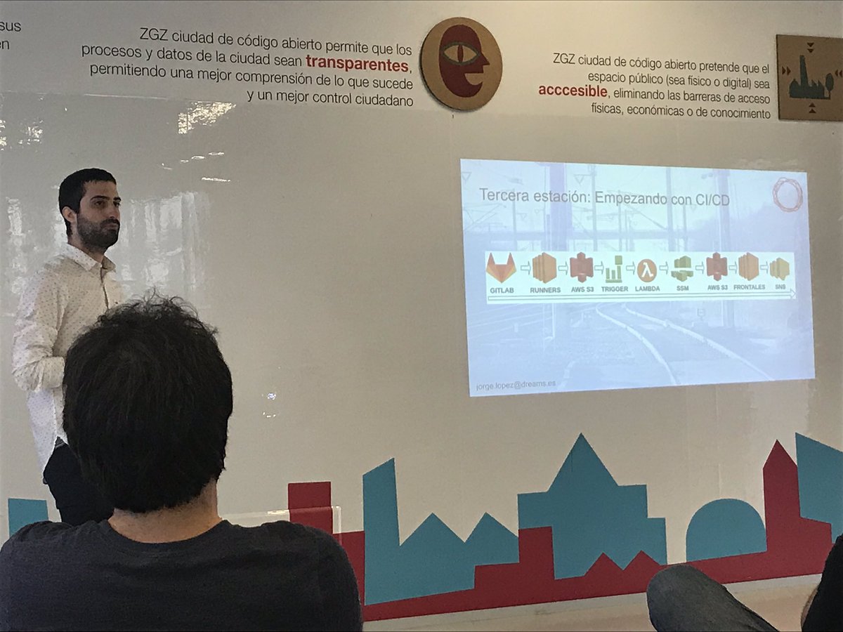 chenchochancho's tweet photo. Siguiendo la charla de @jlopezcrd con atención. #DevopsZaragoza https://t.co/lMeXsh0sR2