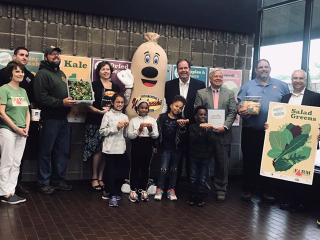 We are excited to bring a healthier hot dog to the school lunch tray for students at Buffalo Public Schools! Thank you to @Buffalo_Schools for having us at Waterfront Elementary School today for your #NYThursday kickoff!