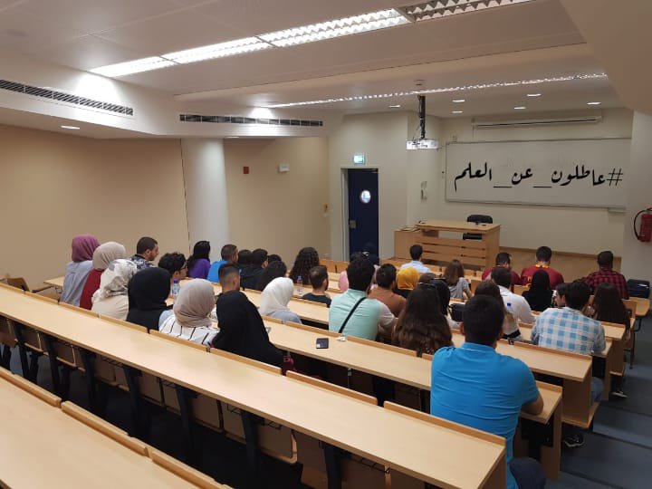 abouAna46310293's tweet photo. الجامعة اللبنانية كلية العلوم الفرع الثالث
#عاطلون_عن_العلم 
#صار_الوقت https://t.co/sOjh68hhBl