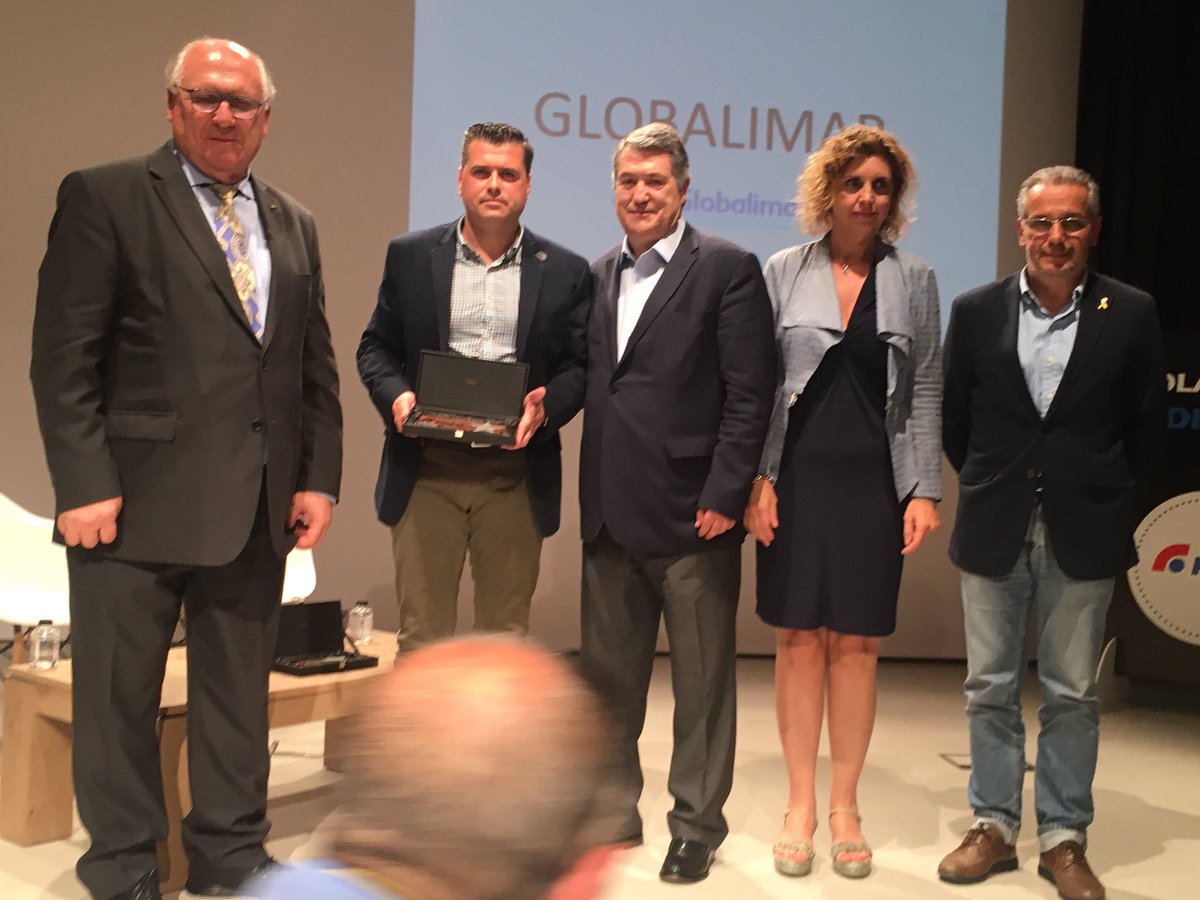 laFOEG's tweet photo. Segon reconeixement de la nit és per a l’empresa #Globalimar de @llagosteraldia en Joan Mestres i Jordi Martí recullen el guardó #EEJComas @ajpalafrugell @elMuseudelSuro https://t.co/Rg66LpdlEo