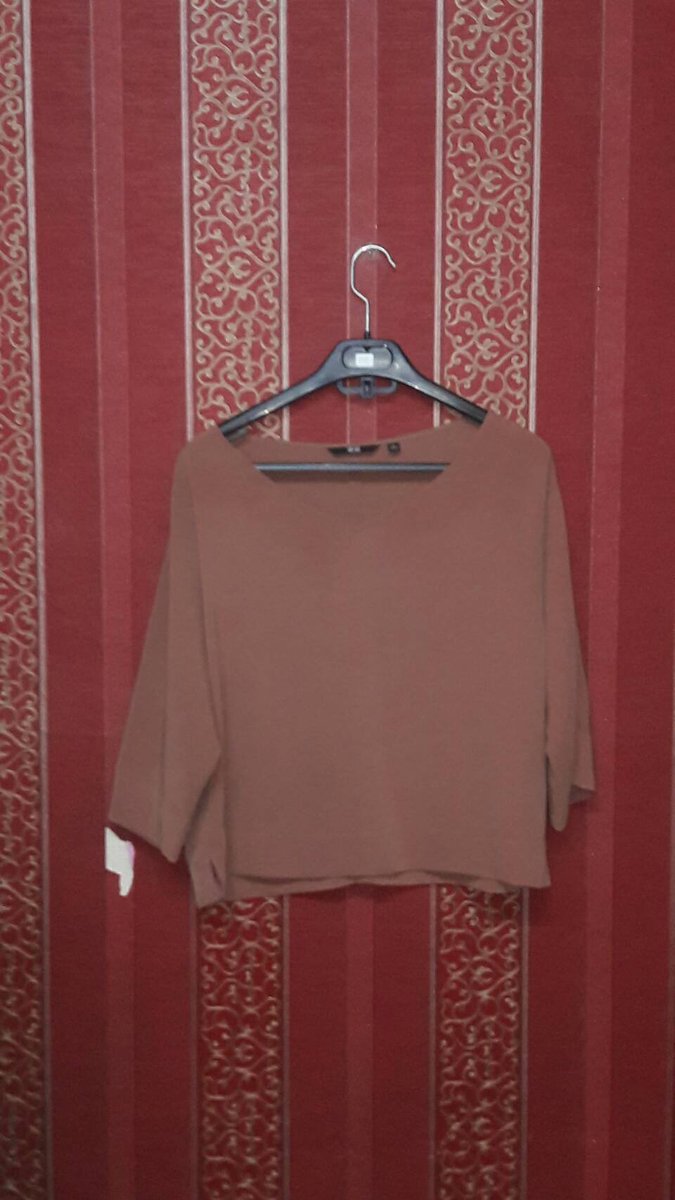 weenawan05's tweet image. เสื้อชีฟองผ้ามันลื่นควี แขนครึ่งศอก สีพื้นน้ำตาลส้ม (UNIQLO) รหัส C23
อก 21 นิ้ว 
ยาว  18 นิ้ว
แขน 16  นิ้ว
ราคา 100 บาท
IDLine : @maengposhop
Website ; maengposhop.com
Fb : facebook.com/maengposhop
#เสื้อผ้ามือ2#เสื้อผ้ามือสอง#เสื้อผ้ามือสองราคาถูก#เสื้อผ้ามือสองสภาพดี