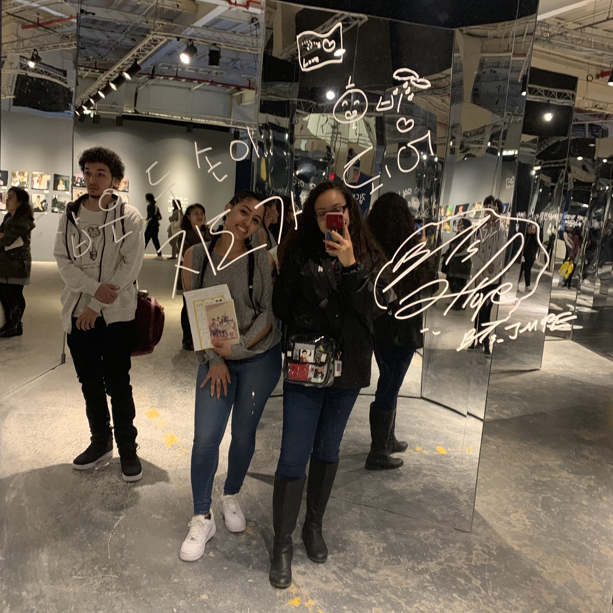 omfghoseok's tweet image. got to attend the serendipity exhibition with @AlexisBiancax on bts’s birthday,,  was so much fun, and an emotional rollercoaster ride . grateful for the boys, grateful for the friendships. 💜 #6YearsAndForeverWithBTS #BTSBK