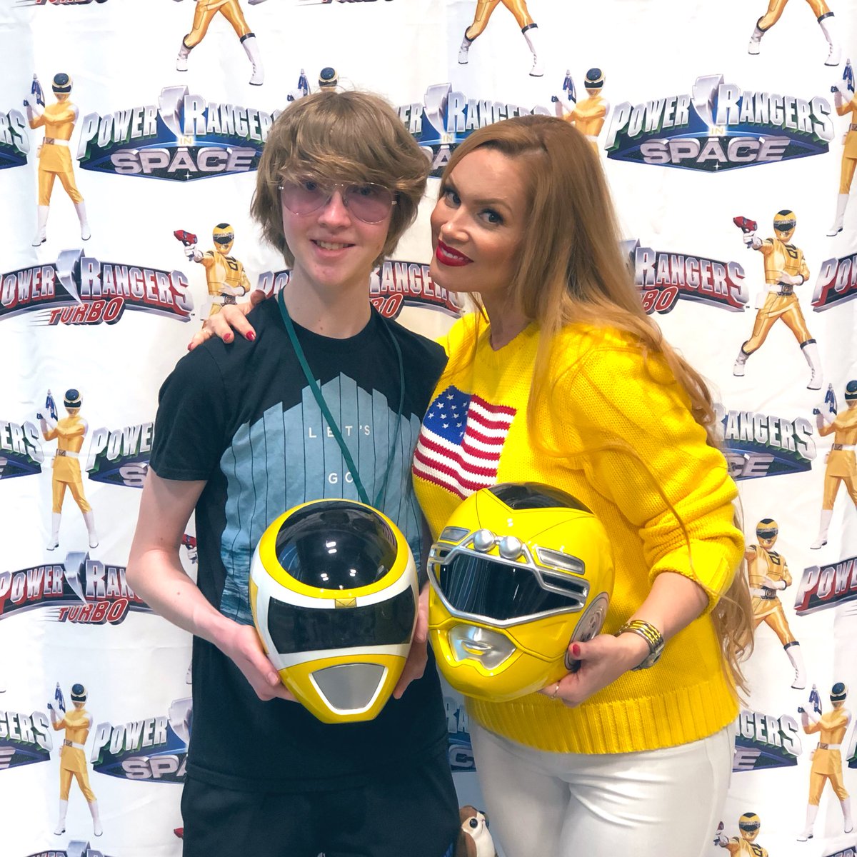 TLCYellowRanger's tweet photo. 😍💛⚡️
#LilacCityComicon #LCCC2019 #LilacCity #ComicCon #Spokane #YellowRanger #PowerRangers #YellowPowerRanger @lilaccitycon
#RalphLauren #RL #Polo #USA https://t.co/V2wfKjhYEv