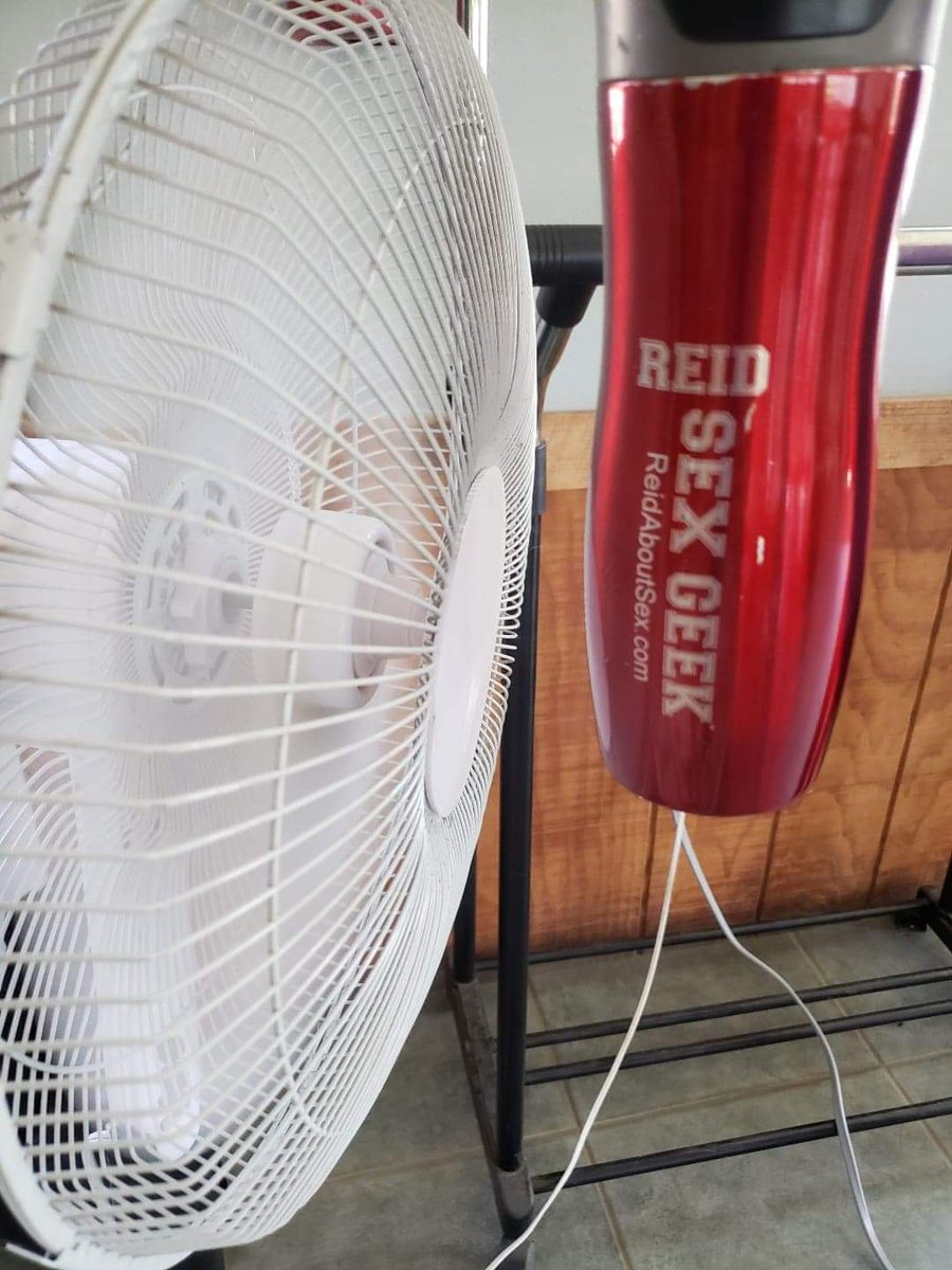 BunnySybian's tweet photo. @mug_sex .....cooling down after my #Sybian ride!!  @ReidAboutSex @SexGeekSmmrCamp #SGSC19 https://t.co/doqK7jF2H7