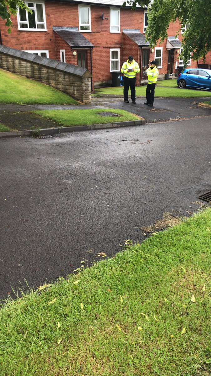 FitnesSovereign's tweet photo. #Catterick @NYPCadets leaflet dropping in & around #Hipswell tonight talking to local residents about crime prevention, telephone scams & property marking. They all did brilliantly even in the cold & rain
#communityengagment #advice #CopsInTraining https://t.co/yqmxELbThq
