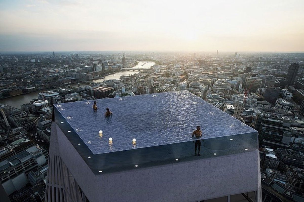 KWHY22's tweet photo. Un rascacielos en #Londres planea construir esta alberca en el techo del edificio. 🏙🌊🏊🏼‍♂️ Pero la pregunta es cómo entras a la piscina? 🤔😂 #infinitypool #compasspool https://t.co/vKISCmtJXA