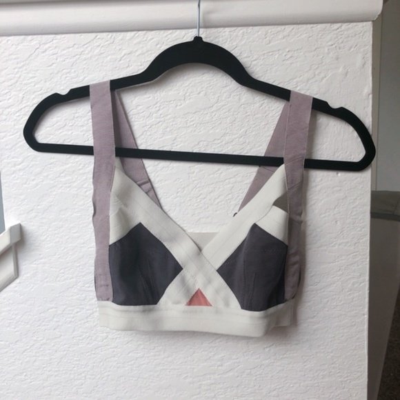 NYFashionWeekly's tweet photo. So good I had to share! Check out all the items I'm loving on @Poshmarkapp #poshmark #fashion #style #shopmycloset #missguided #vpl: https://t.co/dlOLwef9mr https://t.co/Xr9lUFgOb0