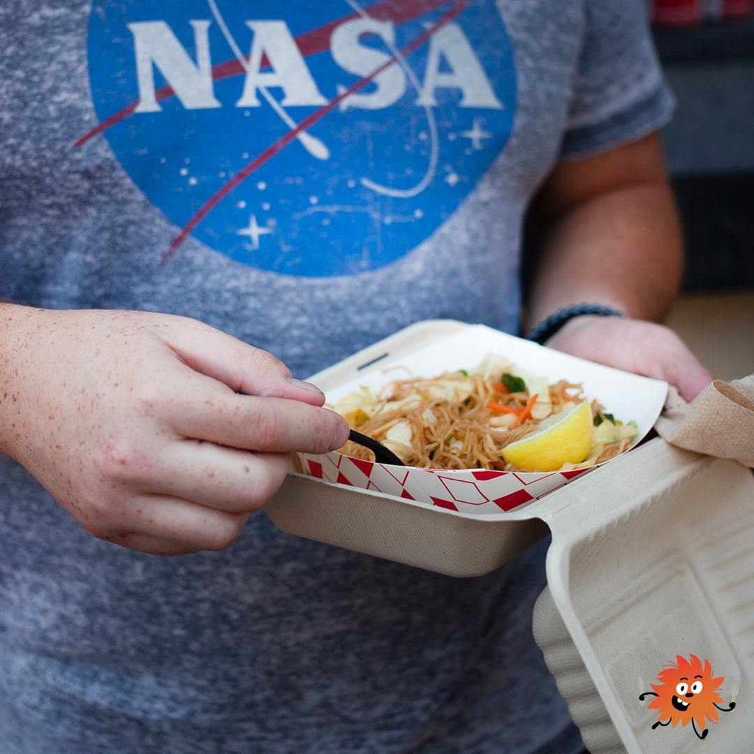 SactoMoFo's tweet photo. "I would orbit around you. N-A-S-A"๐ต ๐๐
#NASA #arianagrande #noodles #oodlesofnoodles #Sacramento #Food #foodtruck #foodie #foodtrucklife #catering #eventplanner #lunch #lunchtime #workplacelunch https://t.co/264bJ4Vu6R