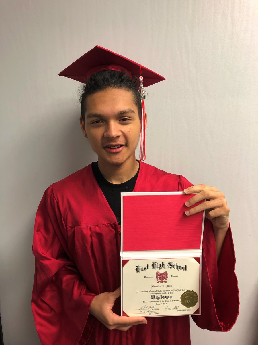 WauwatosaGEDO2's tweet photo. Alex and Destiny finished up just in time to graduate with the Class of 2019! Congratulations! https://t.co/mKUPJE6AcN