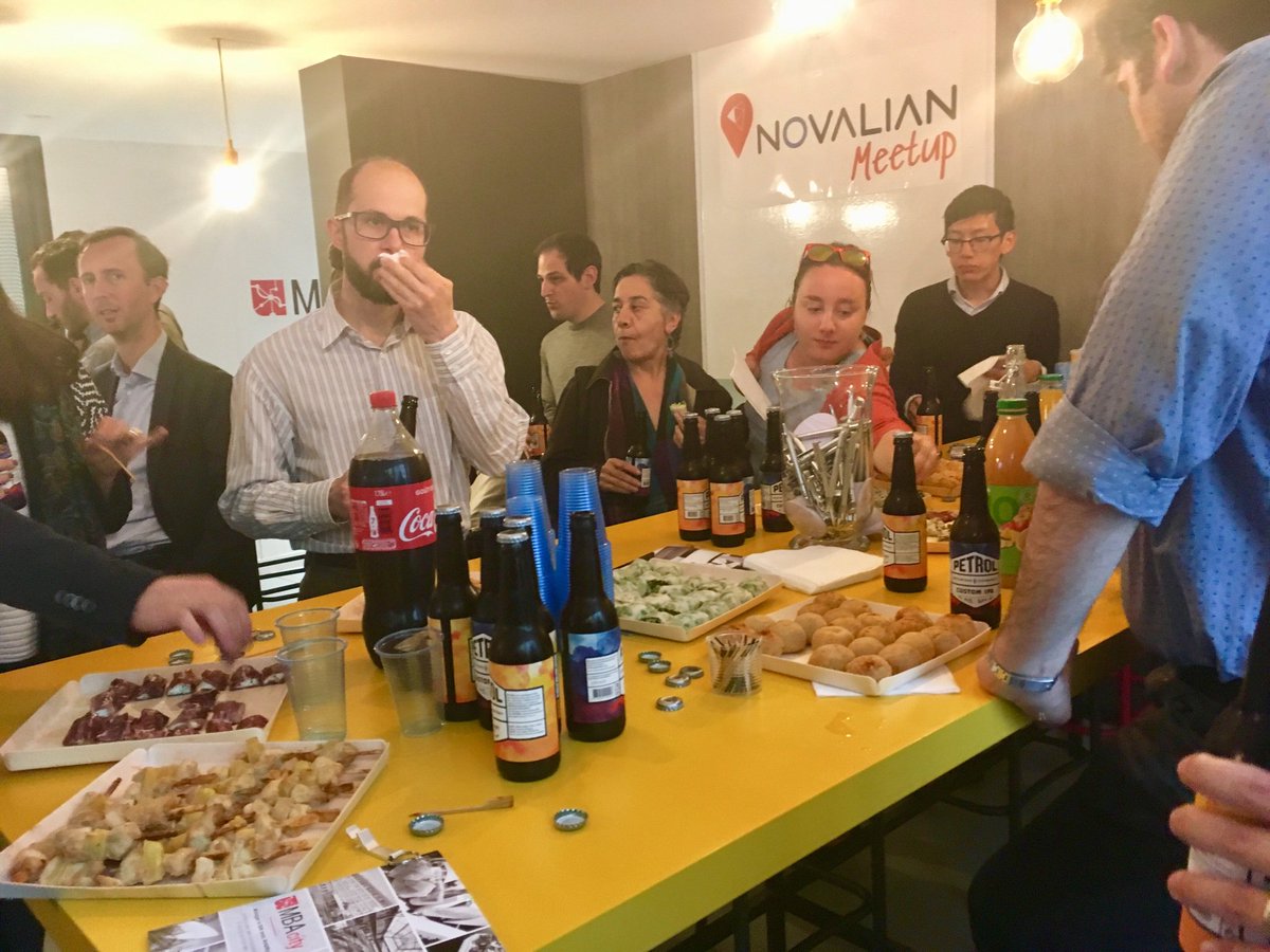 Après ces présentations captivantes autour du #GenerativeDesign et #ParametricDesign, place aux échanges autour d’un buffet convivial réalisé par #ApéroMosaïk 

#MeetupNovalian  #Innovation #IA #BIM