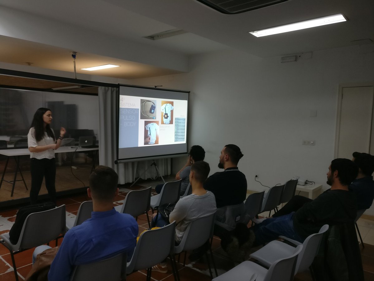 gdgourense's tweet photo. Babe Safety es último proyecto que @ollero_iria ha realizado y que permite la prevención de la muerte súbita en lactantes y es una paaaasada! 👏👏 #gdgtalk22 https://t.co/wKCICwat3A