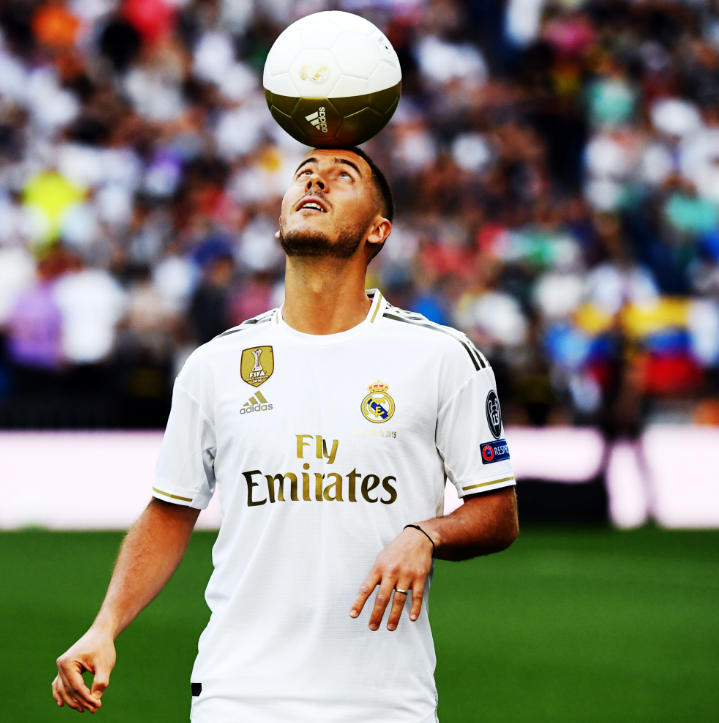 InvictosSomos's tweet photo. La clase de Eden Hazard, el escudo histórico del club, el parche con las 13 Copas de Europa, la insignia de campeón del mundo, la camiseta blanca y los detalles en dorado. LA GRANDEZA DEL REAL MADRID. https://t.co/l0buoExjtF