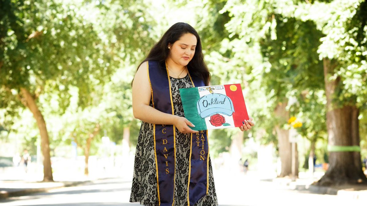 ucdavis's tweet image. What does graduation mean to #FirstGenUCDavis students? To #UCDavisGrad, Sandra, walking that stage will demonstrate power, strength, and proof that her family's many sacrifices were worth it. #UCDavisStrong ow.ly/Mbtu50uDrGk