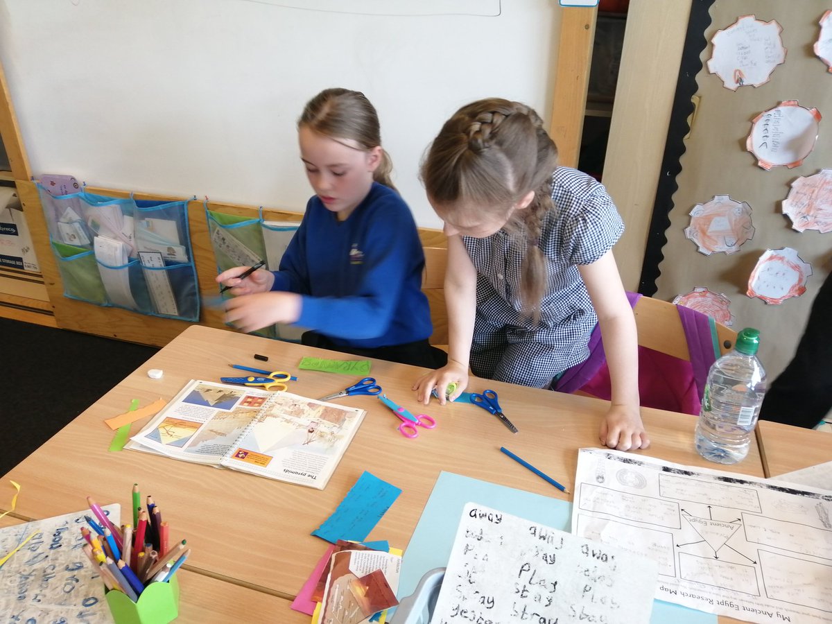 Miss_Love_888's tweet photo. What a busy week! Barely had time to catch up with all the goings on in P3.  We are nearing the end of our Egypt topic, so have started to showcase our new knowledge on Information posters. Here we are collating our work. #collaborativegroupwork #idl https://t.co/GAp8MXn6Rw