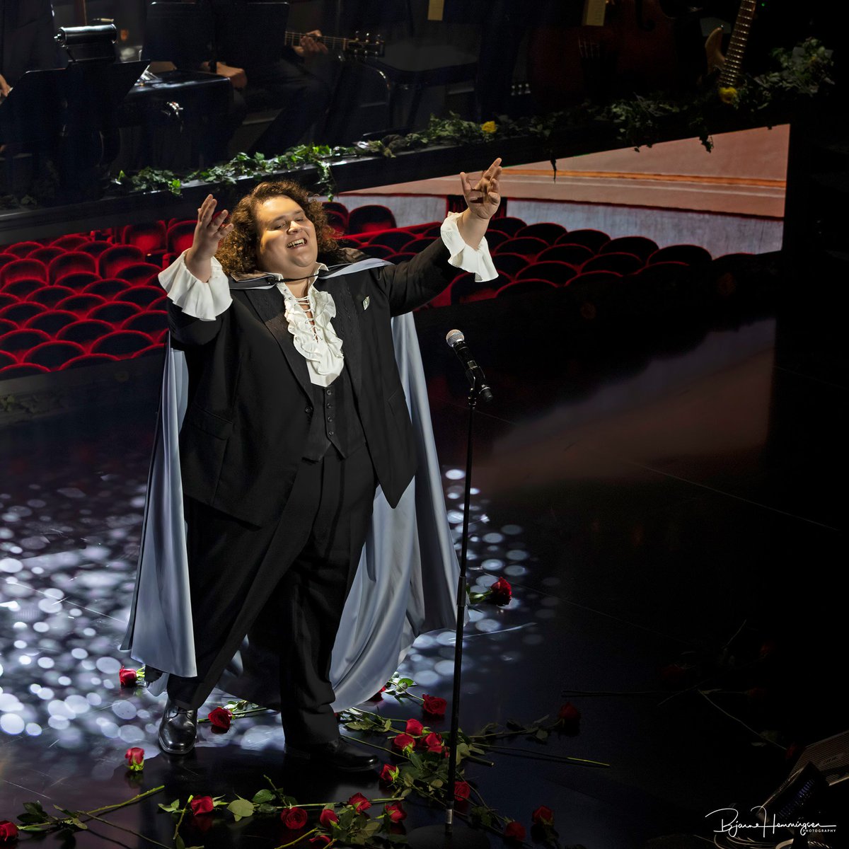 BeaGee3's tweet photo. #JonathanAntoine #Jubilation #Toronto & if you were part of his audiences you will know why! #JonathanInspires
#MusicYYZ
#ClassicalTO
#TorontoLiveMusic
#LiveMusicTO
#TorontoMusic
#OntarioMusic
#TorontoOpera
@PBS https://t.co/L8Xs4ZDdZ1