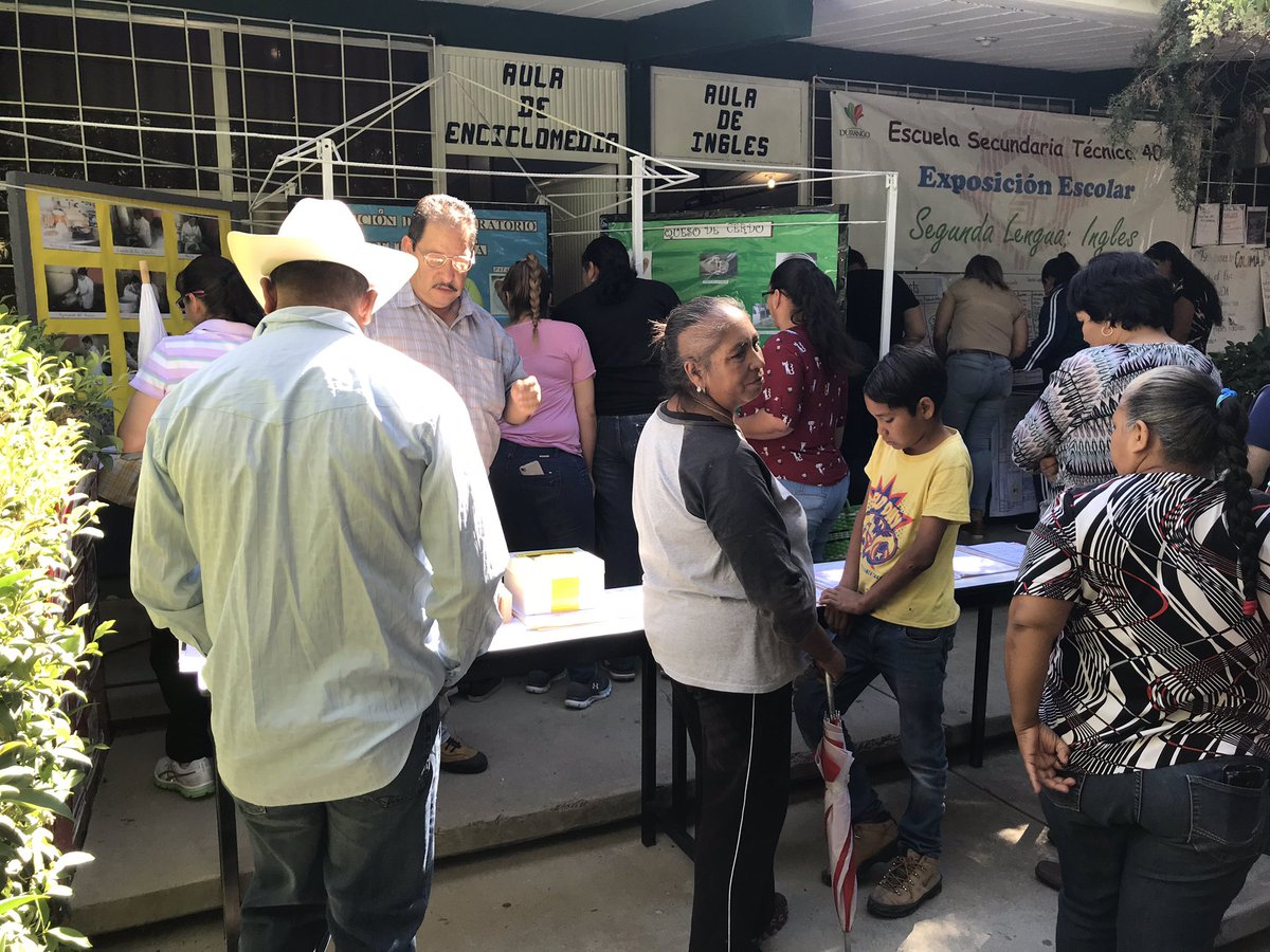 _RobledoJM's tweet photo. #EST40 #DonatoGuerra #Canatlán #Durango Rendición de cuentas. Exposiciones Interactivas con la presencia de Padres de Familia para observar los trabajos realizados por nuestros alumnos de  cada una de las asignaturas en el ciclo escolar. https://t.co/qKEoIPMAJM