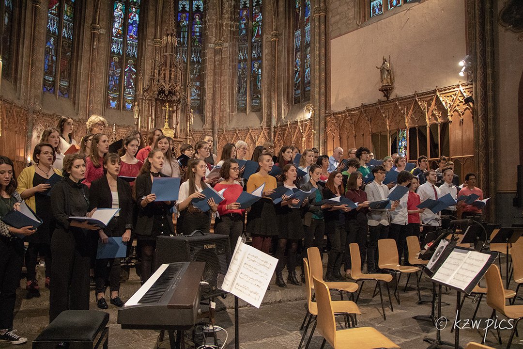 chorale_u's tweet photo. C'était il y a deux semaines déjà ! Souvenirs de notre concert à l'église Saint-Genès-des-Carmes de #ClermontFerrand 😘 #ChoralesEnConcert2019 #choir https://t.co/DCPPy55gYz