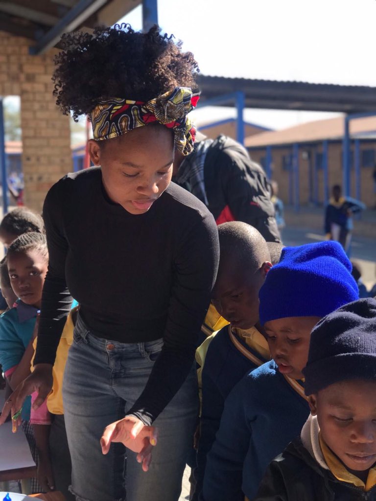 ziphomngadi's tweet photo. #wastestopswithme let’s change the world 1 love ❤️ 🤚🏿 https://t.co/K8r4fSvCb7