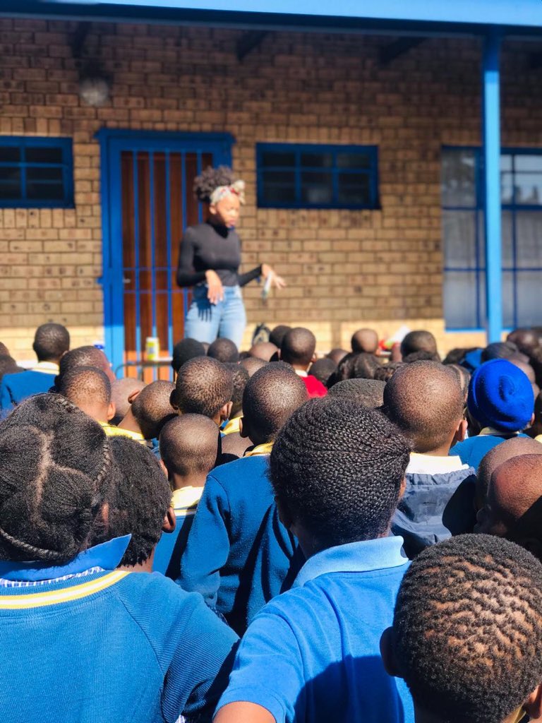 ziphomngadi's tweet photo. #wastestopswithme let’s change the world 1 love ❤️ 🤚🏿 https://t.co/K8r4fSvCb7