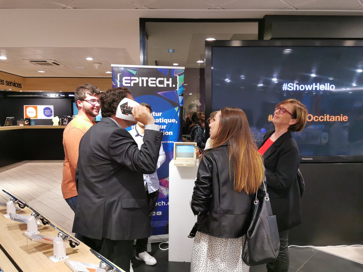 ChauvinJohnny's tweet photo. C'est parti pour le #ShowHello à la #BoutiqueOrange Toulouse Alsace Lorraine #OrangeOccitanie !
À la découverte des dernières, et futures, innovations d'Orange 💡 https://t.co/8oyPrlN2H6