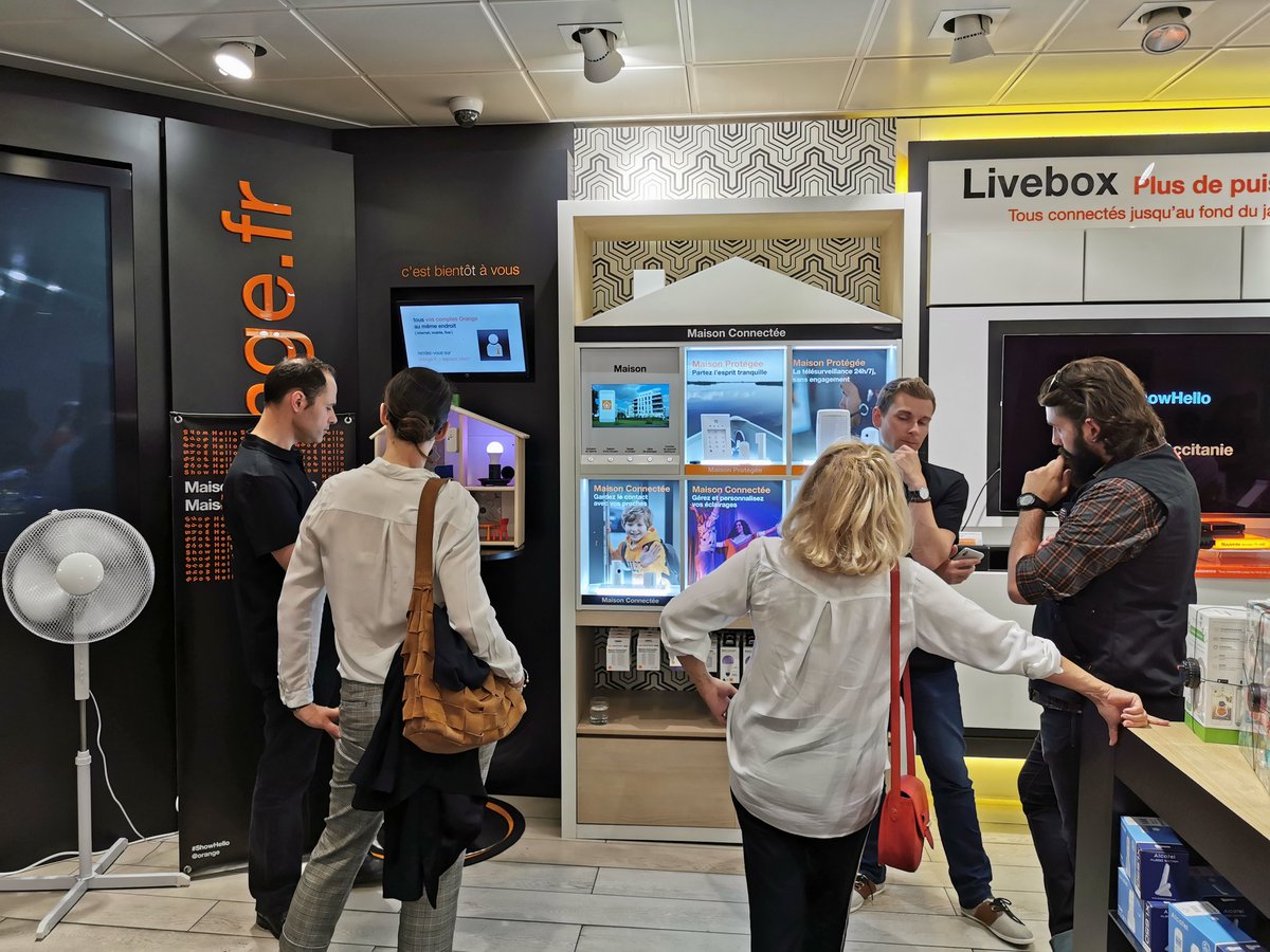 ChauvinJohnny's tweet photo. C'est parti pour le #ShowHello à la #BoutiqueOrange Toulouse Alsace Lorraine #OrangeOccitanie !
À la découverte des dernières, et futures, innovations d'Orange 💡 https://t.co/8oyPrlN2H6