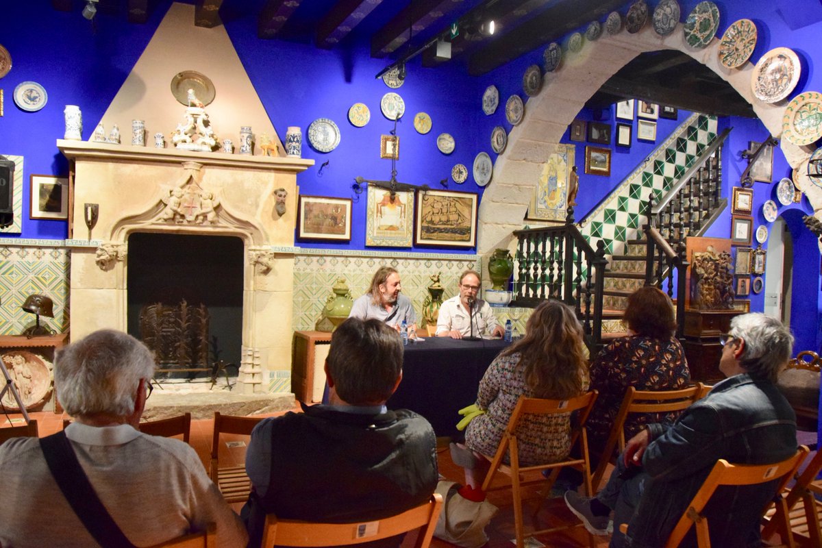 MuseusDeSitges's tweet photo. Aquesta tarda hem presentat al #CauFerrat el llibre ‘Un món esbucat. Joan Alcover i Mallorca’, d’Andreu Gomila. Un retrat sobre una de les figures claus de la literatura catalna moderna i la seva relació amb la #Mallorca del tombant de segle.
#Sitges https://t.co/nxRPOA7h3v