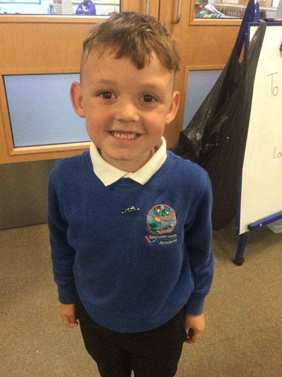 SimpsonsLane1B's tweet photo. One very proud fox this afternoon. He has set himself a target to read 10 times this week and has done it. What an achievement! @SimpsonsLane https://t.co/vNqmiwT3fA