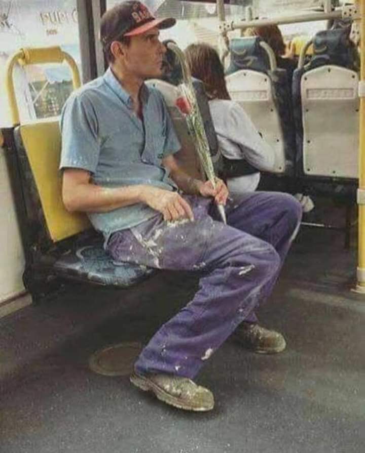 Famesin, zenginsin, yakışıklısın..
ama böyle güzel gönlün yoksa ikileyebilirsin...

Adam king Ya😍